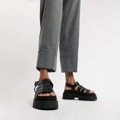 Apple Of Eden Suelen Plateau-Sandaletten - Schwarz 10 Apple Of Eden Suelen Plateau-Sandaletten - Schwarz -Trend Shoe Verkauf 27388540 02